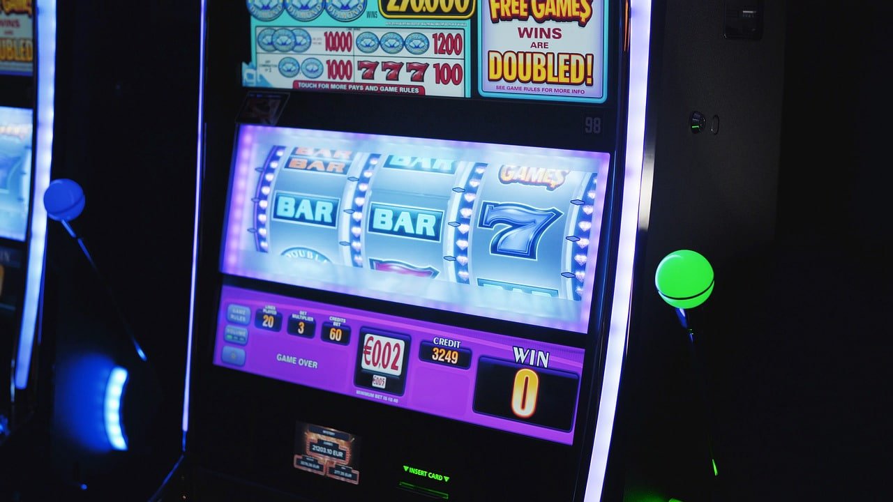 Tampilan meja Free Bet Blackjack live dengan dealer di studio athena 168
